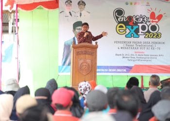 Menteri Desa, Pembangunan Daerah Tertinggal, dan Transmigrasi (Mendes PDTT) Abdul Halim Iskandar saat berkunjung ke Desa Pengkok, Sragen.