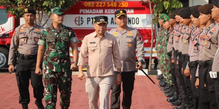 Pj Bupati Jepara Edy Supriyanta meninjau persiapan antisipasi ancaman kebakaran hutan dan lahan.