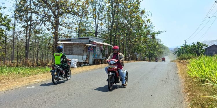 Jalan Pati – Gembong di sekitar penggilingan batu yang disebut sebagai titik rawan kriminalitas.