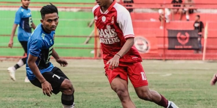 Pemain Persijap Jepara di saat melakoni laga uji coba untuk mempersiapkan tim di kompetisi Liga 2.