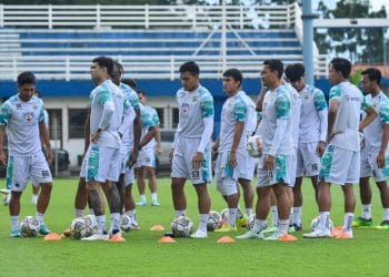 Para pemain Persib Bandung melakukan sesi latihan jelang laga melawan Persija Jakarta.