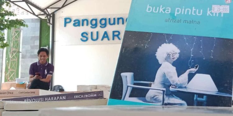 Pasar buku murah di kabupaten Pati tahun 2023 betrempat di Panggung Terbuka Radio Suara Pati.