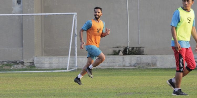 Para pemain Persipa Pati saat melakoni latihan rutin di Lapangan Jongke Sukoharjo, Wedarijaksa sore kemarin