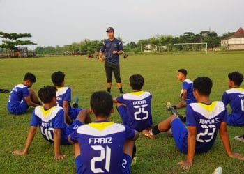 Siswa Akademi Persib Pati selesai latihan.