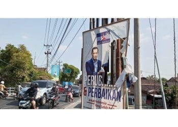 Baliho yang dirusak oleh para kader Partai Demokrat di sejumlah titik di wilayah Pati kemarin.