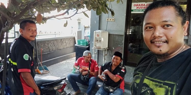 Para sopir bergerak mencari CCTV untuk membantu mencari pelaku penganiayaan