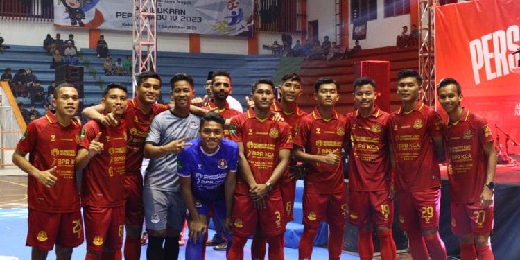 Sejumlah pemain Persipa Pati berfoto bersama.