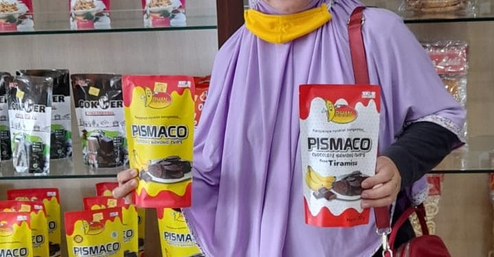 Keripik pisang coklat PISMACO asli Pati sudah merambah ke pasar modern berjejaring.