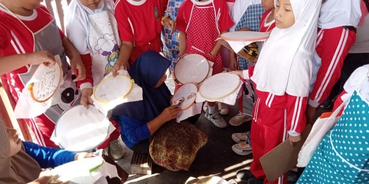 Wisata batik tulis bakaran di Langgenharjo Juwana