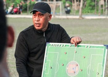 Salahudin saat melatih tim Persijap Jepara (DOKUMEN PERSIJAP)