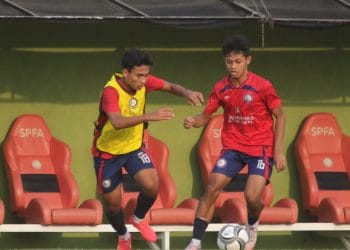 Para pemian Safin Pati FC siap bertanding menghadapi Hati Beriman FC.