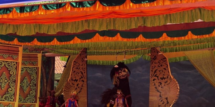 Siswa SD Badegan 02 Margorejo Pati pentas drama.