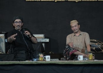 Suluk Maleman bersama Anis Sholeh Ba'asyin membahas soal laku istiqomah.