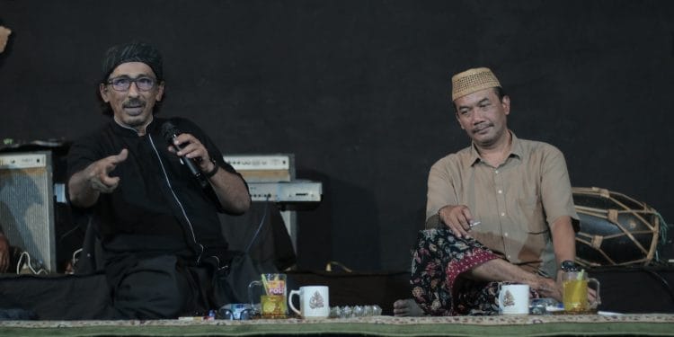 Suluk Maleman bersama Anis Sholeh Ba'asyin membahas soal laku istiqomah.