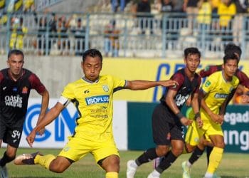 Gresik United menghajar tamunya Persijap Jepara dengan skor tipis 1 - 0