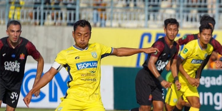 Gresik United menghajar tamunya Persijap Jepara dengan skor tipis 1 - 0