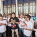 Relawan Loyalis Prabowo Pati berdoa usai nobar pendaftaran pasangan Prabowo - Gibran ke KPU.
