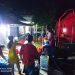 Tim BPBD Pati memberikan bantuan air bersih untuk warga kekeringan.