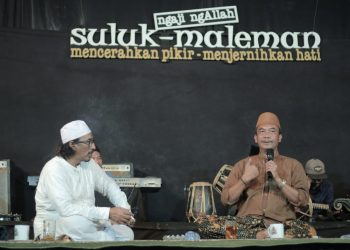 Anis Sholeh Ba’asyin dan Dr. Abdul Jalil dalam Ngaji NgAllah Suluk Maleman ‘Dosamuka’ yang digelar Sabtu (19/11/2023)