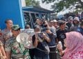 Ratusan nelayan menggeruduk kantor tim pendataan Kementerian Kelautan dan Perikanan (KKP) di komplek TPI Unit 2 Juwana, Pati, Jawa Tengah pada Jumat (24/11/2023).