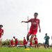 Pemain Persipa Pati U-17 berlatih.
