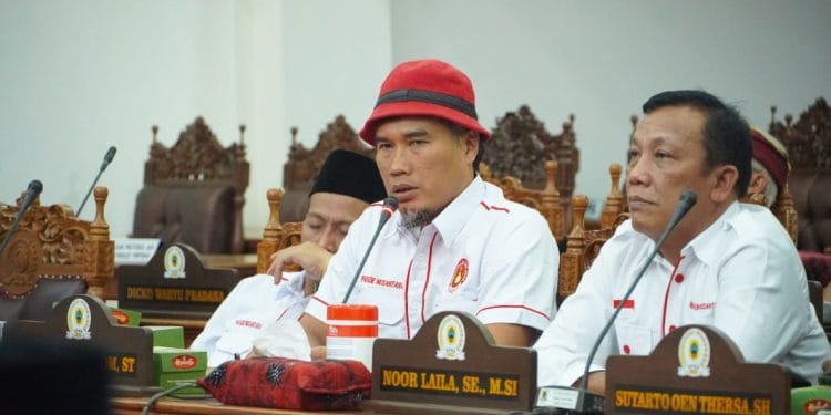 Kepala Desa Ngagel Dukuhseti Pati Suwardi menyuarakan kegelisahan kepala desa di Pati.