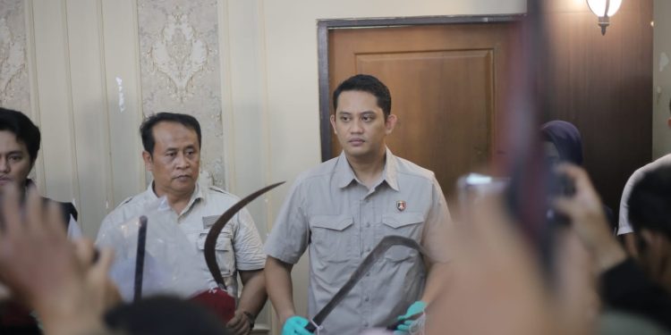 Ungkap kasus Polresta Pati terhadap geng pemuda yang membawa senjata tajam meresahkan dan membahayakan masyarakat.