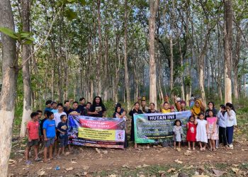 Warga meminta penebangan liar di hutan Desa Wedusan, Dukuhseti, Pati dihentikan.