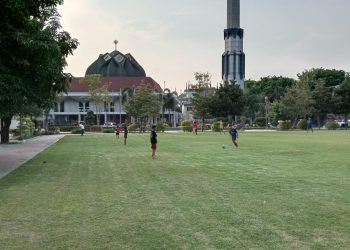 Alun-Alun Simpanglima Pati menjadi tempat nongkrong yang nyaman bagi masyarakat Pati.