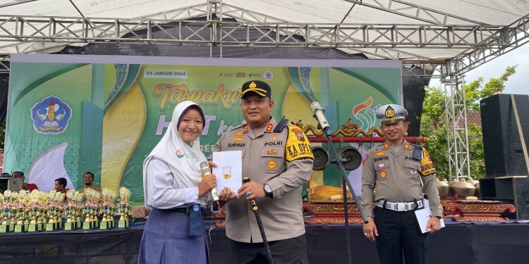 Polres Rembang kampanye larangan knalpot brong di sekolah.