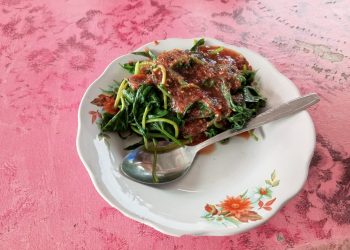 Pedas Segar Kuliner Cemeding Daun Ubi Jalar khas Juwana Pati