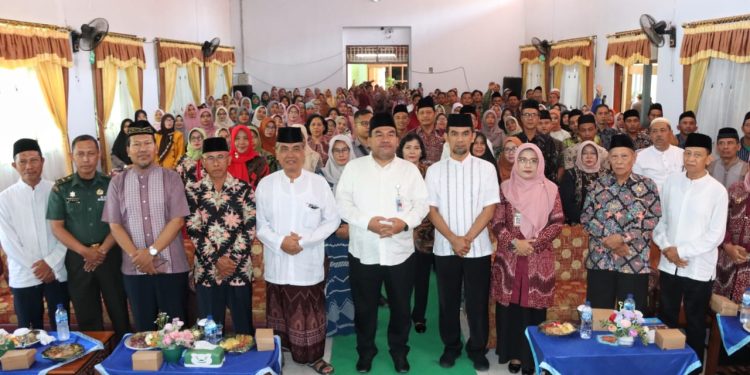 Bupati Blora Arief Rohman mencanangkan program Sekolah Sisan Ngaji (SSN) di sekolah SD dan SMP di SMPN 2 Blora. (DOC PROKOMPIM PEMKAB BLORA)