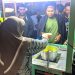 Warga menikmati sahur bersama di sekitar Tugu Pancasila Gabus Pati Jawa Tengah.