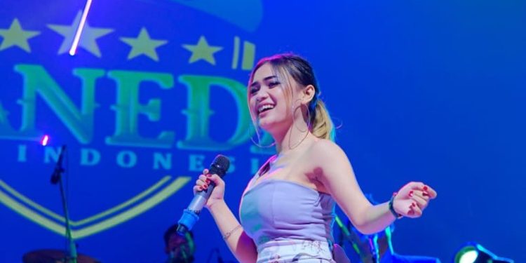 Sosok Meike Yolanda penyanyi dangdut cantik dan seksi asal Jogja. (@meike_yolanda