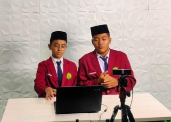 Tim riset MTsN 1 Pati mengikuti lomba secara virtual dan berhasil meraih medali perunggu dalam ajang Kompetisi Proposal Riset Kreasi dan Inovasi Nasional (Kresna) 2024.