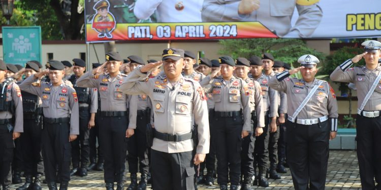 Sebanyak 960 personel gabungan yang disiapkan dalam apel gelar pasukan Operasi Ketupat Candi 2024.