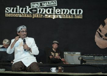 Pengasuh Suluk Maleman Anis Sholeh Baasyin membahas lailatul qodar.