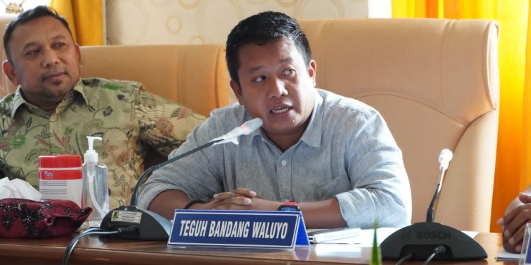 Fraksi Demokrat dalam Rapat Raperda DPRD Pati Minta Perbaikan Jalan Ambles di Pulau Seprapat Juwana segera Dilakukan