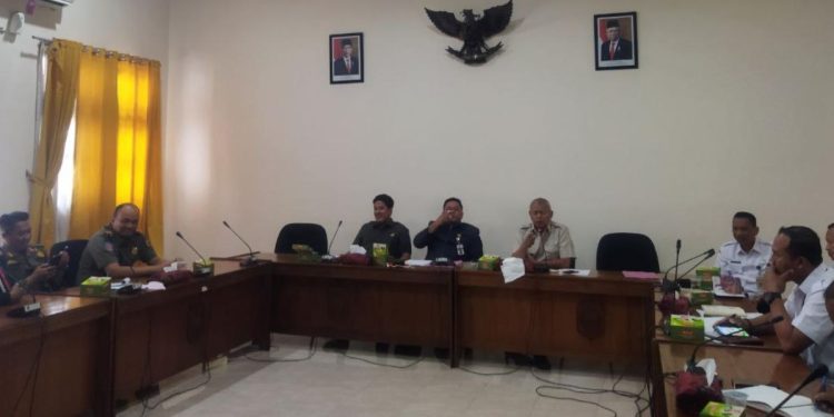 Ratusan Sopir Truk Dump Mengadu ke DPRD Pati, Ada Apa?