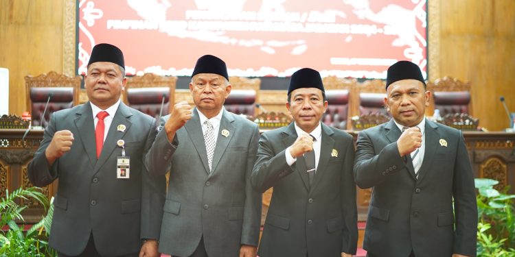 Ali Badrudin (kiri) menjadi Ketua DPRD Pati kembali di periode 2024- 2029