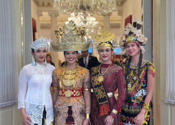 Pelantikan Presiden 2024 : Gadis Pati Karina Moudy Jadi Penyambut Tamu Kenegaraan di Istana