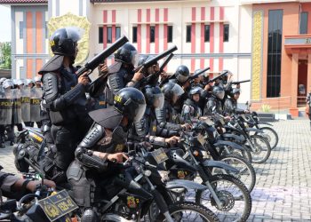 Personel Polresta Pati melakukan kegiatan latihan rutin.