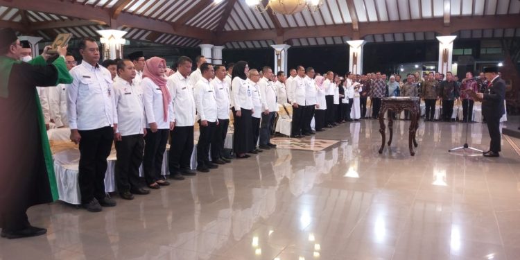 Pelantikan pejabat baru di lingkungan Pemkab Pati oleh Bupati Pati Sudewo.