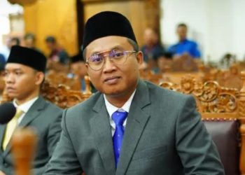Anggota DPRD Pati Mukit berbicara peluang perluasan pasar ikan bagi para pengusaha.