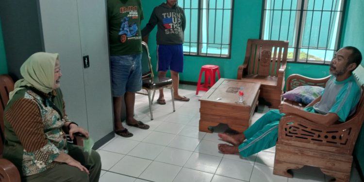 Sigap! Anggota DPRD Pati Suhartini Bantu Warga Gelandangan, Kini Dirawat di Rumah PGOT Pemalang