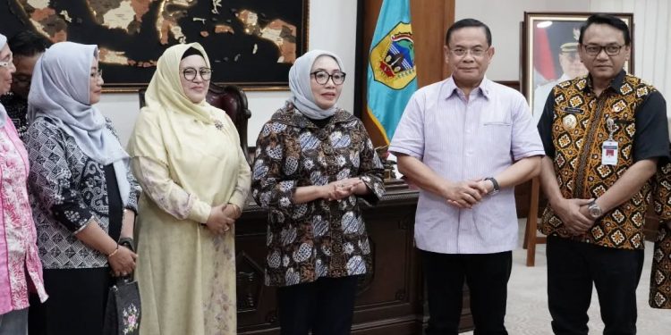 Kunjungan Menteri Pemberdayaan Perempuan dan Perlindungan Anak (P3A) Republik Indonesia, Arifatul Choiri Fauzi di pendopo Kabupaten Pati.