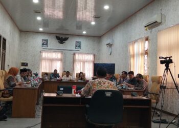 Rapat pansus hak angket DPRD Pati dengan mengundang sejumlah camat (19/8).