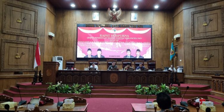 DPRD Kabupaten Pati menggelar rapat paripurna dengan agenda penyampaian hasil evaluasi RPJMD oleh gubernur.