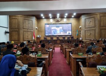 Suasana rapat paripurna istimewa DPRD Pati dengan agenda mendengarkan pidato kenegaraan.