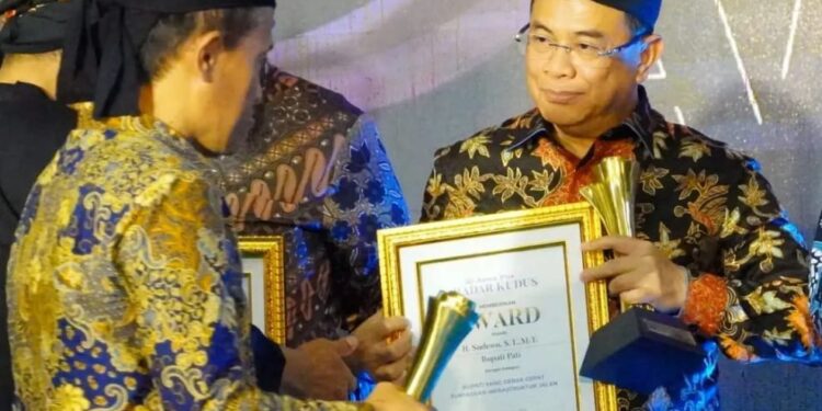 Bupati Pati Raih Penghargaan Jawa Pos Radar Kudus Award 2025 atas Gerak Cepat Pembangunan Infrastruktur Jalan